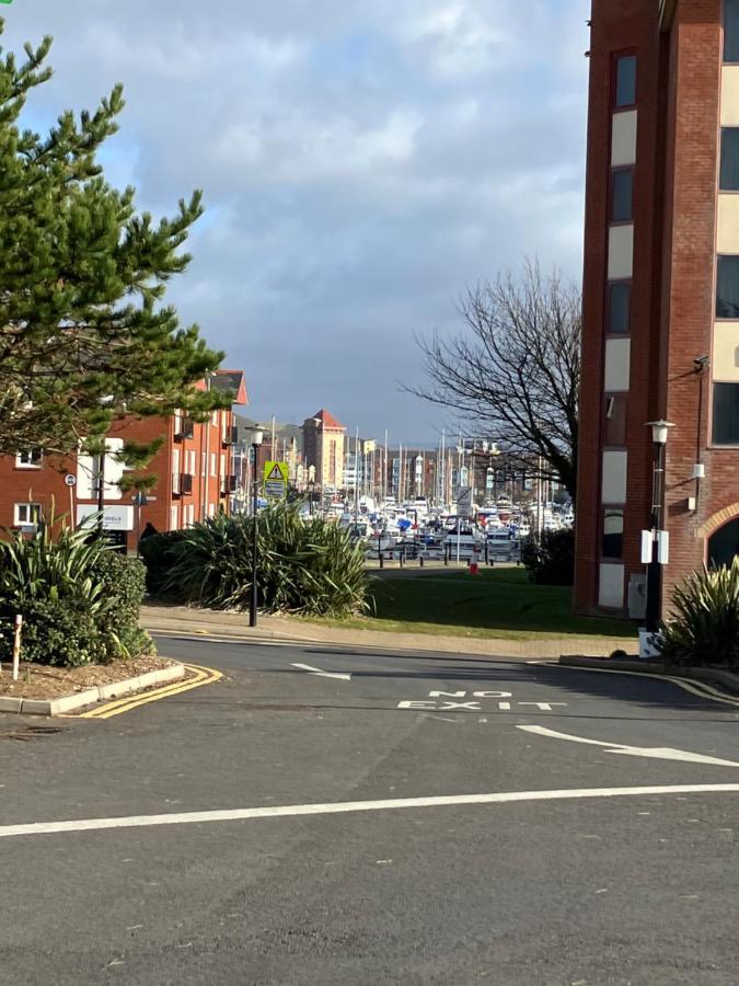 Swansea Bay, Marina & Arena View Mins To Beach & City Exterior photo